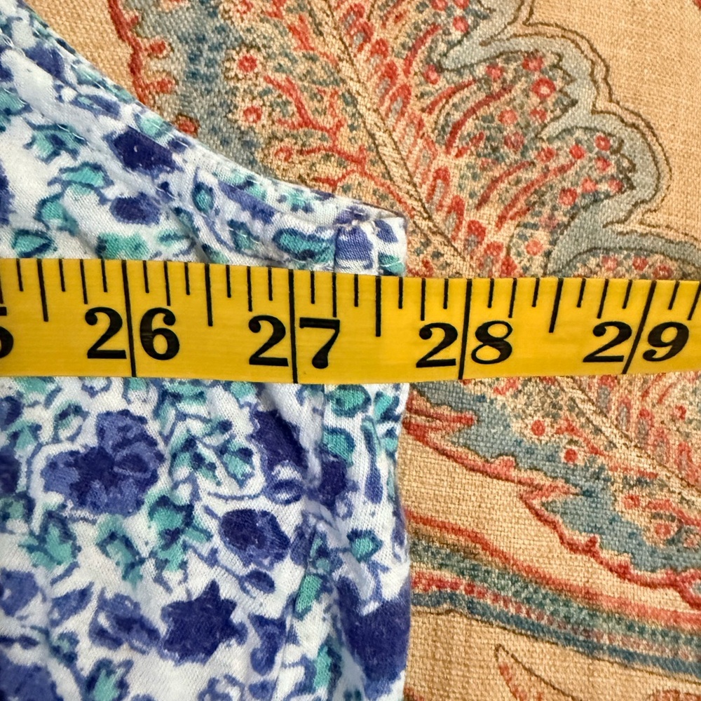Trio of Women’s plus size sleeveless tops. Nicely detailed in a great bundle! - Picture 16 of 16